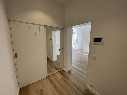 Flur - 4 Zimmer Etagenwohnung zur Miete in Hannover / Mitte