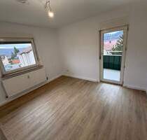 Wir schenken Ihnen die erste Kaltmiete*Stilvolle 3 Zimmer Wohnung mit Balkon - Wertheim Bestenheid