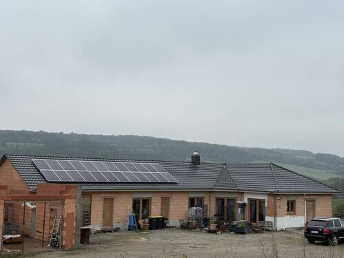 Ansicht Wohnhaus - Gewerbeimmobilie mit Wohnhaus im Bungalowstil - Attraktiver Standort im Gewerbegebiet Magdala