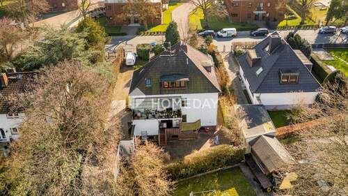 Außenansicht Drohne 4 - Mehrfamilienhaus, Wohnhaus mit 240,00 m&sup2; in Bremerhaven zum Kaufen