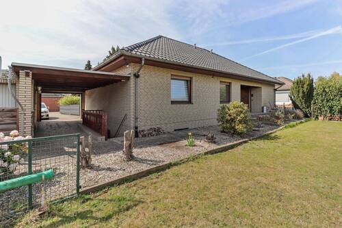 hinterer Hausbereich - 5 Zimmer Einfamilienhaus in Lengede