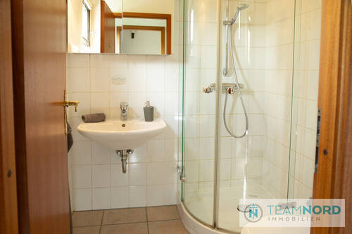 Gäste-WC - m. Dusche - 