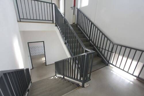 Treppenhaus - Gewerbeobjekt (Büro, Produktion, Verkauf) in Halle (Saale)-Versorgungsgebiet zur Miete