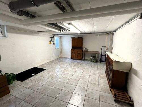 Kellerraum 2 mit Ausgang - 