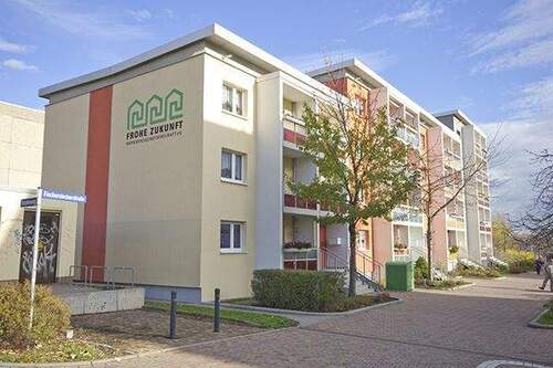 Ansicht vorn - 4 Zimmer Etagenwohnung zur Miete in Halle (Saale)