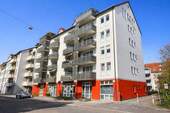 Hausansicht Vorderseite - 6 Zimmer Etagenwohnung zum Kaufen in Nürnberg