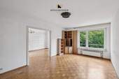 Wohnzimmer - 4 Zimmer Etagenwohnung zum Kaufen in Stuttgart