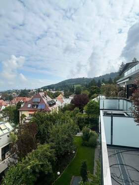 Blick von Terrasse - 4 Zimmer Etagenwohnung zum Kaufen in Freiburg im Breisgau