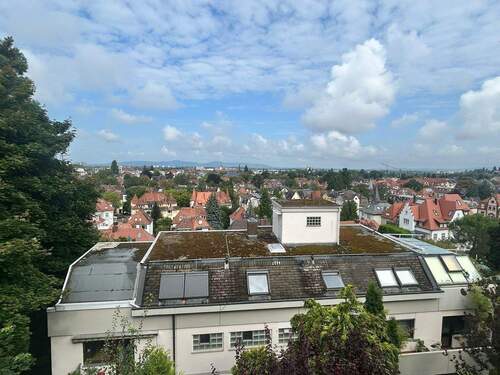 Sicht über Freiburg - 4 Zimmer Etagenwohnung in Freiburg im Breisgau