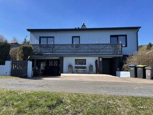 Haupthaus Vorderansicht - 7 Zimmer Einfamilienhaus in Tambach-Dietharz