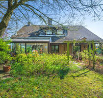 Geräumiges Einfamilienhaus mit Garage und Schwimmbad auf schönem Grundstück in ruhiger Lage - Aachen Horbach