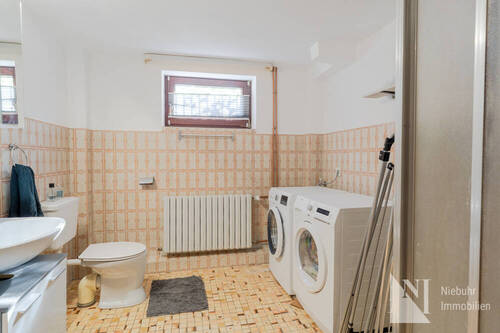 Waschkeller mit Badausstattung - 