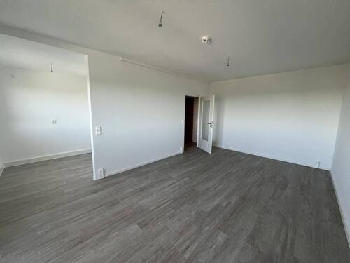 Wohn-und Küchenbereich - Über den Dächern der Stadt! - 248,00 EUR Kaltmiete, ca.  36,50 m² Wohnfläche