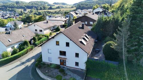 Viel Platz - 1 Zimmer Mehrfamilienhaus, Wohnhaus zum Kaufen in Siegbach