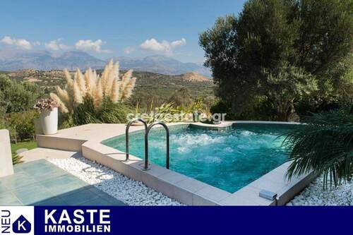 Titel - 30.000 qm großes Grundstück in ruhiger Lage auf Kreta.