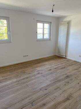 Wohnzimmer - 5 Zimmer Doppelhaushälfte zum Kaufen in Köln