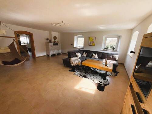 Wohnzimmer im Erdgeschoss - 