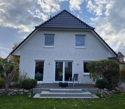 Haus 1 Eingang Nacht - 