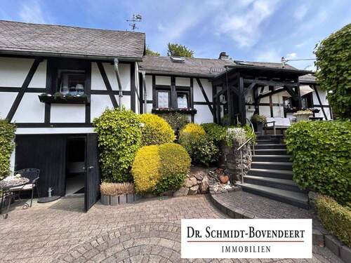 Logo - EINZIGARTIG! Sehr gepflegtes Liebhaberobjekt mit traumhaft schönem Garten nahe Bad Marienberg.