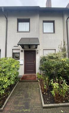 EG - Aussen Eingang - 5 Zimmer Reihenmittelhaus in Nürnberg