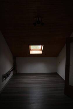Mittleres Zimmer Dachgeschoss - 