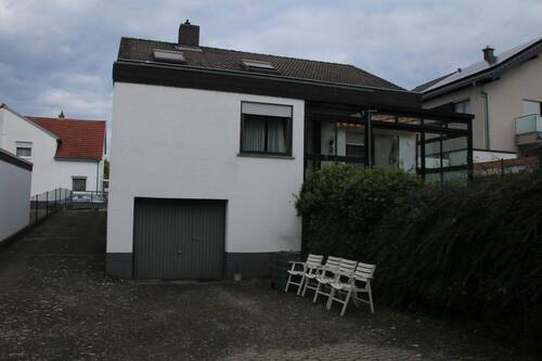 Ansicht vom Hof aus - 7 Zimmer Einfamilienhaus zur Miete in Ingelheim