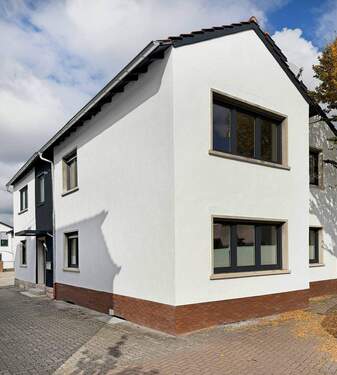 Straßenansicht - 5 Zimmer Etagenwohnung in Römerberg