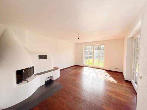 02 Wohnzimmer.JPG - 5 Zimmer Einfamilienhaus in Höhenkirchen-Siegertsbrunn