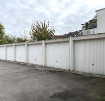 Bardenberg! Garagenhof mit 8 Garagen, zus. Stellplätzen und sanierungsbedürftigem Wohnhaus - Würselen