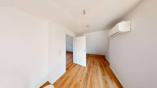 DURCHGANGSZIMMER - 
