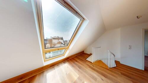 DURCHGANGSZIMMER - 