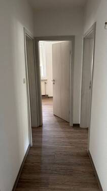 Diele , Türen und alle Bodenbeläge komplett neu - 