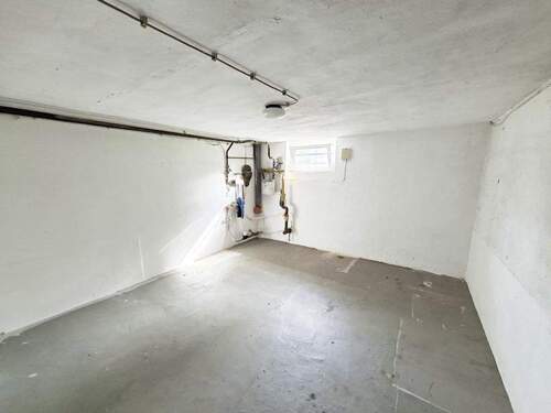 Keller, Hausanschlüsse - 