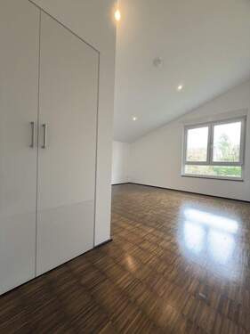 Abstellraum-/Schlafzimmer - 