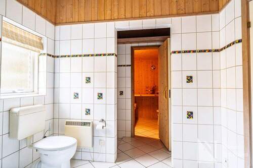 Bad mit angr. Sauna - 