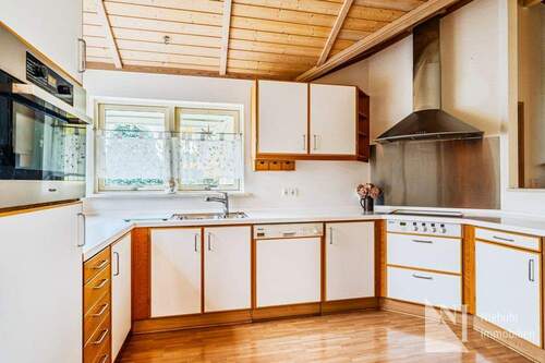 Helle Einbauküche - 