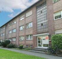 Viel Potenzial: Charmante 3 Zimmerwohnung mit Balkon und eigener Garage in Krefeld - Fischeln
