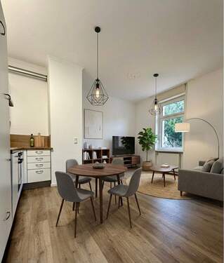 Wohnzimmer - digital gestaged - 2 Zimmer Etagenwohnung zur Miete in Frankfurt am Main