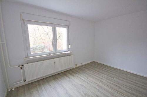 Wohnzimmer - Etagenwohnung mit 41,20 m&sup2; in Halle (Saale) zur Miete