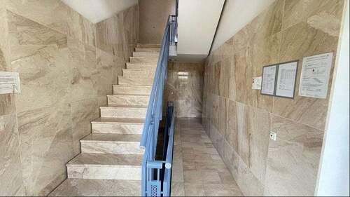 Treppenhaus - Etagenwohnung mit 66,30 m&sup2; in Dresden zum Kaufen