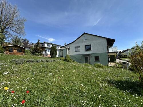 Ansicht Gebäude Bild 1 - Einfamilienhaus mit Einliegerwohnung in ruhiger Lage