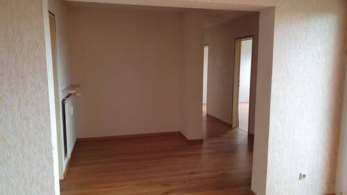 Blick Wohnzimmer Sitzecke - 3 Zimmer Etagenwohnung in Dudweiler