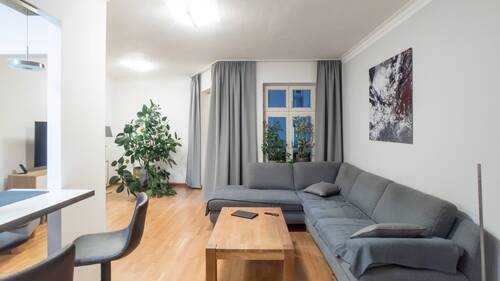Wohnzimmer-4.jpg - HOMESK - Vermietete 3-Zimmer-Wohnung mit Balkon nahe Rosenthaler Platz