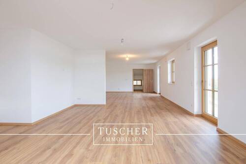 Wohnbereich - Neubau - Großzügige & modern ausgestattete 4-Zi.-DG-Whg. auf dem Land!