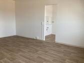 Wohnzimmer (3) - Etagenwohnung mit 76,70 m&sup2; in Gera zur Miete