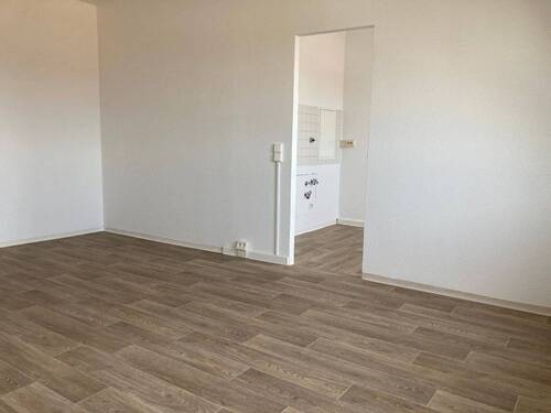 Wohnzimmer (3) - Etagenwohnung mit 76,70 m&sup2; in Gera zur Miete