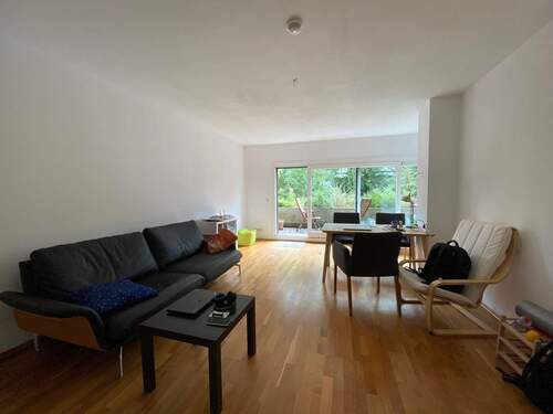 Wohnbereich - 2 Zimmer Etagenwohnung in München