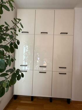 Einbauschrank vor d. Küche - 