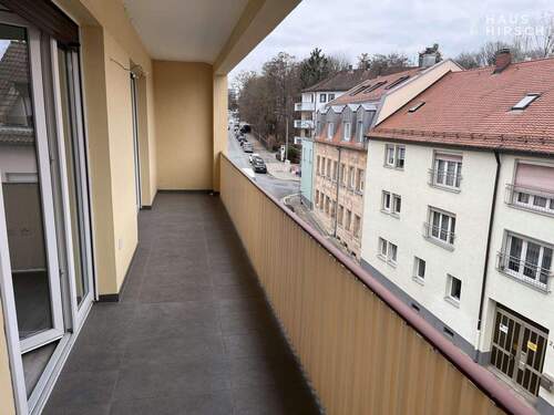Balkon - 2 Zimmer Einfamilienhaus zum Kaufen in Fürth