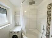 Badezimmer Eckwanne - Etagenwohnung mit 63,50 m&sup2; in Ludwigshafen zum Kaufen